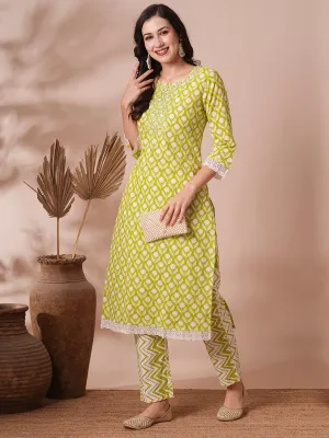 Ethnic Floral Printed & Embroidered Straight Fit Kurta with Pant - Green