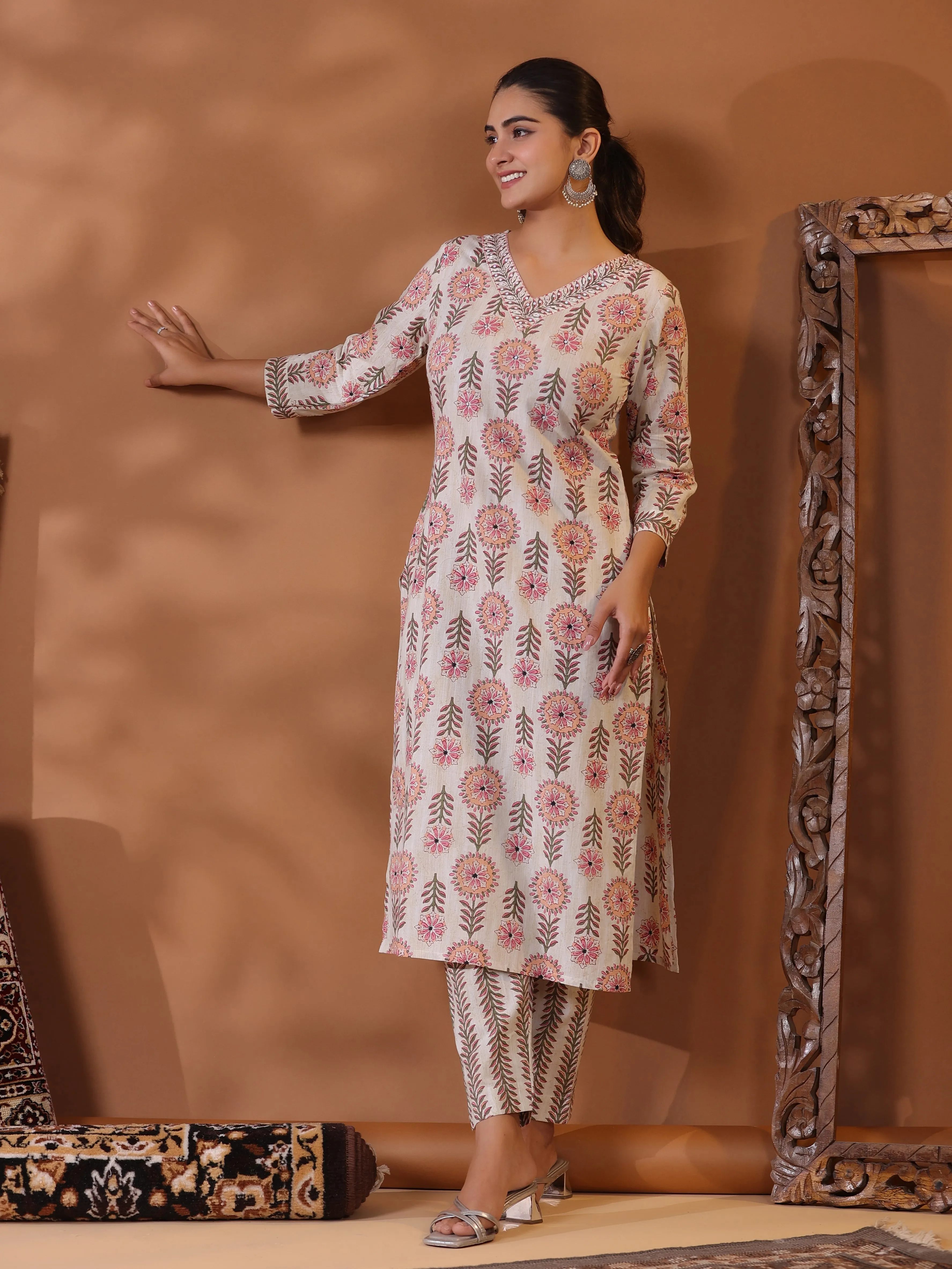 Ethnic Floral Printed & Sequined Straight Kurta and Pant - Off White