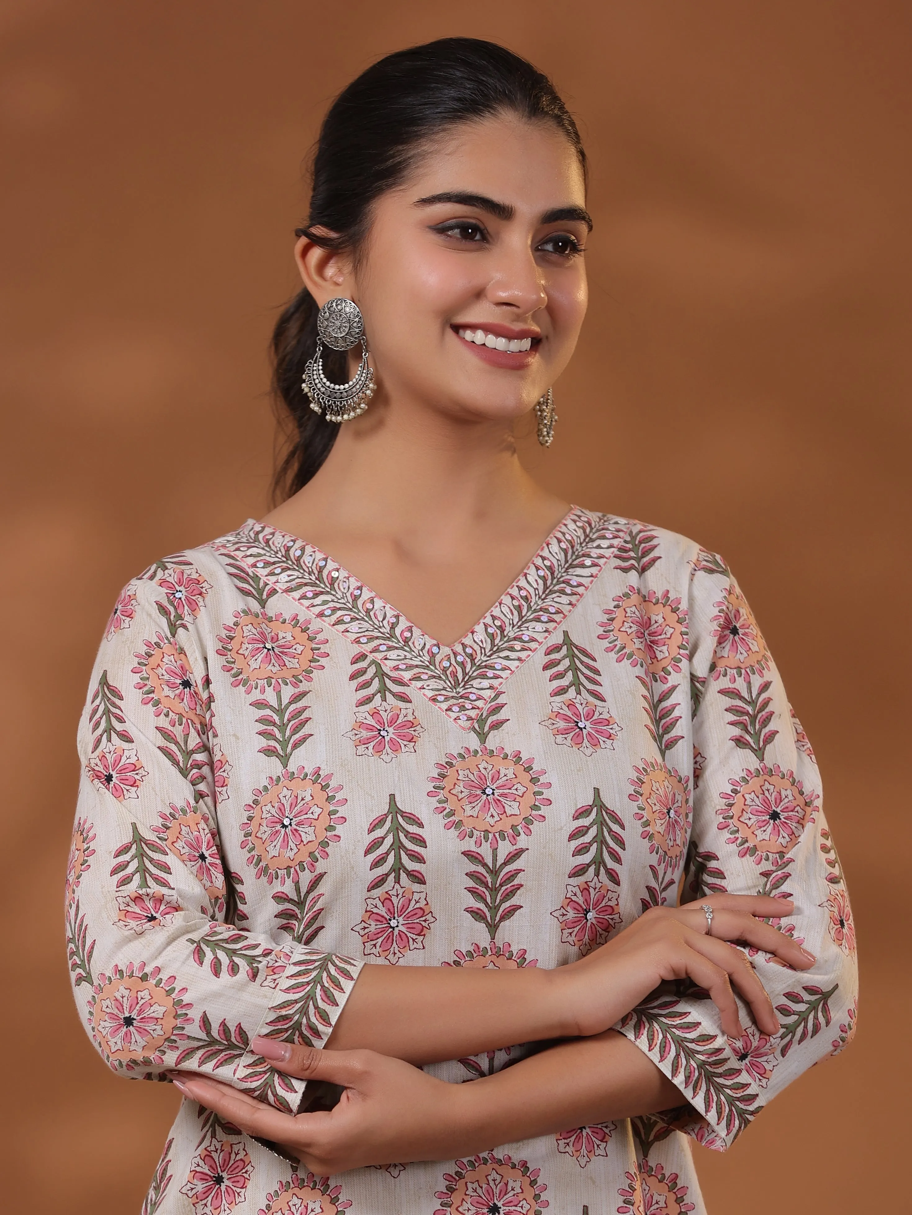 Ethnic Floral Printed & Sequined Straight Kurta and Pant - Off White