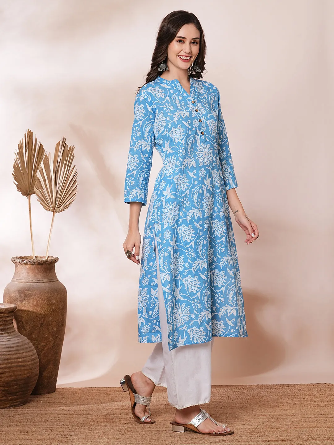 Ethnic Floral Printed Straight Fit Kurta - Blue