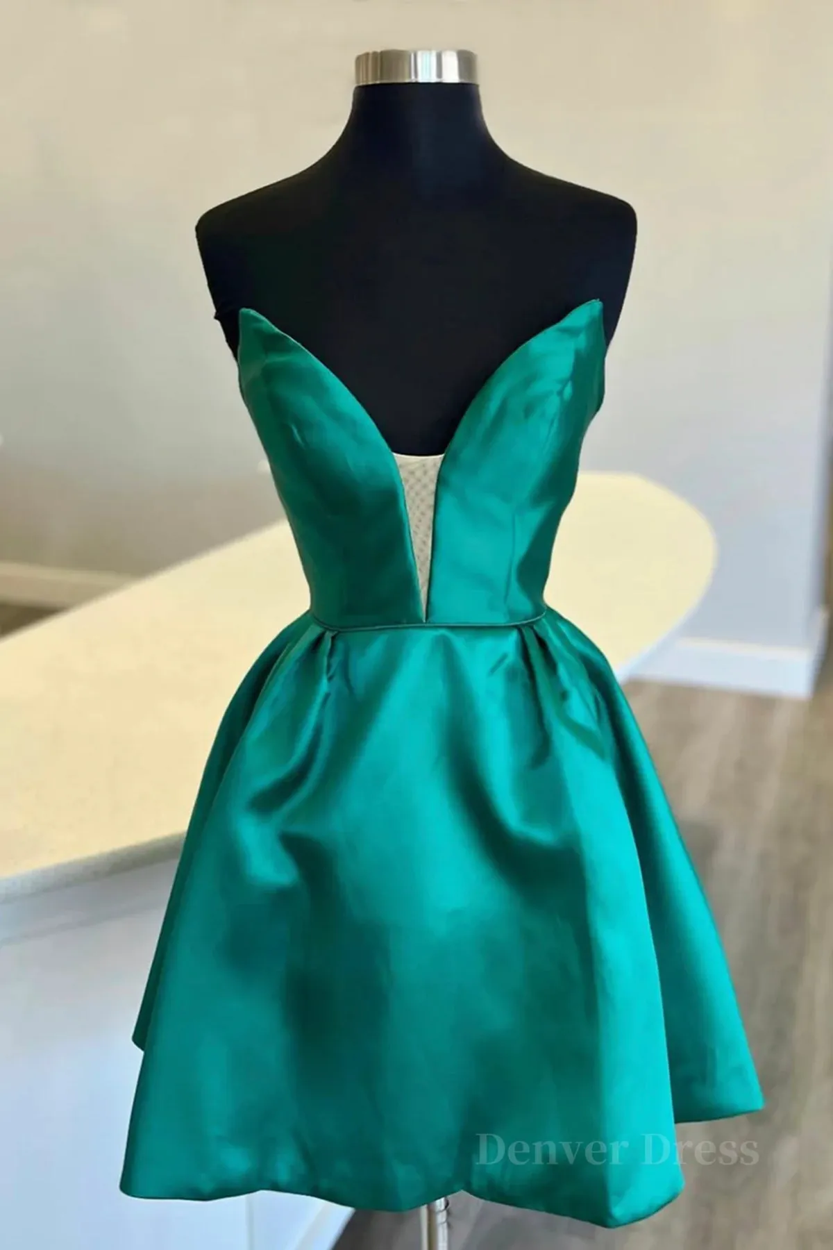 Short V Neck Green Prom Dresses V Neck Short Green Formal Homecoming Dresses