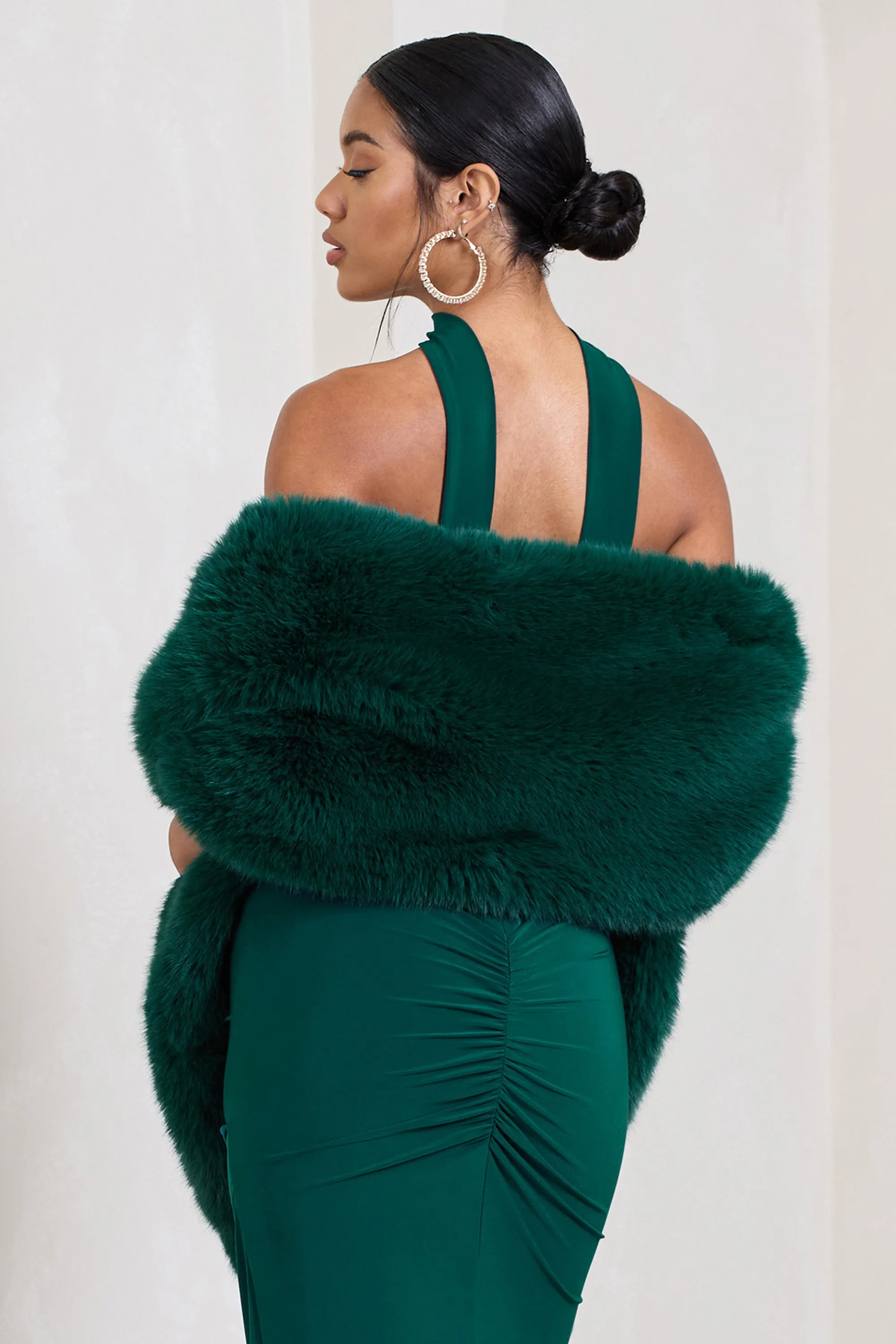 Softly | Green Faux Fur Pull-Through Shawl