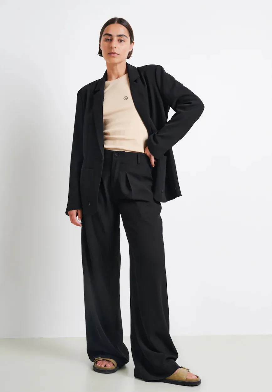 Valeta Blazer in Black